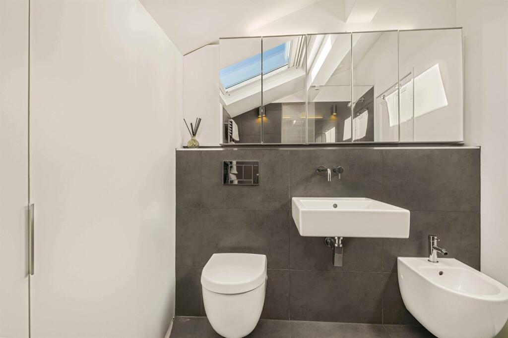 2 bedroom apartment for sale in Langham Mount, East Downs Road, Bowdon, WA14